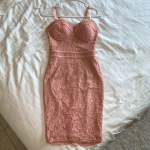 Laced blush knee length dress 🌷